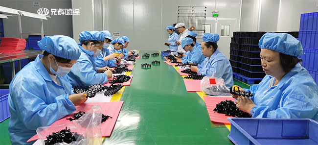 開噴油廠有淡旺季嗎？聽這家塑膠噴涂廠家怎么說？